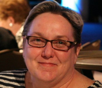 Karen Avery headshot